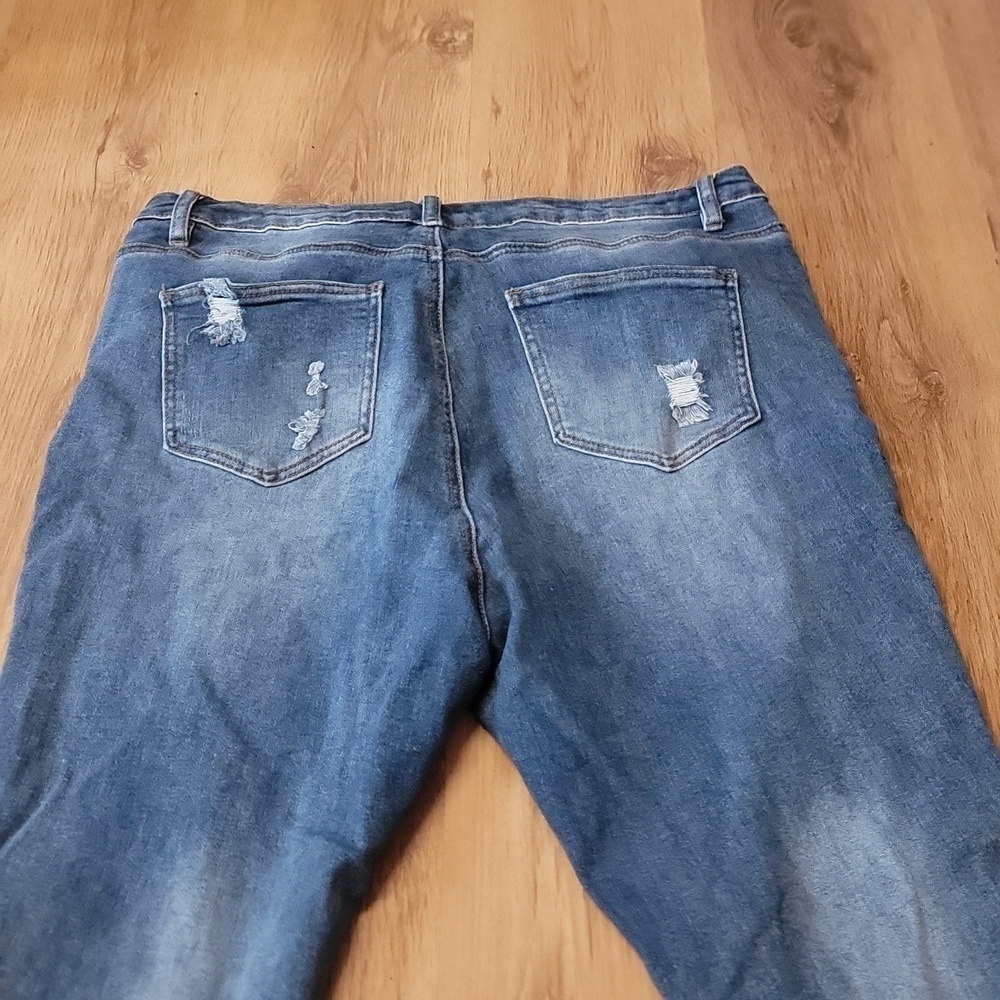 American Bazi 2X Distressed High-rise Jeans - Picture 6 of 8